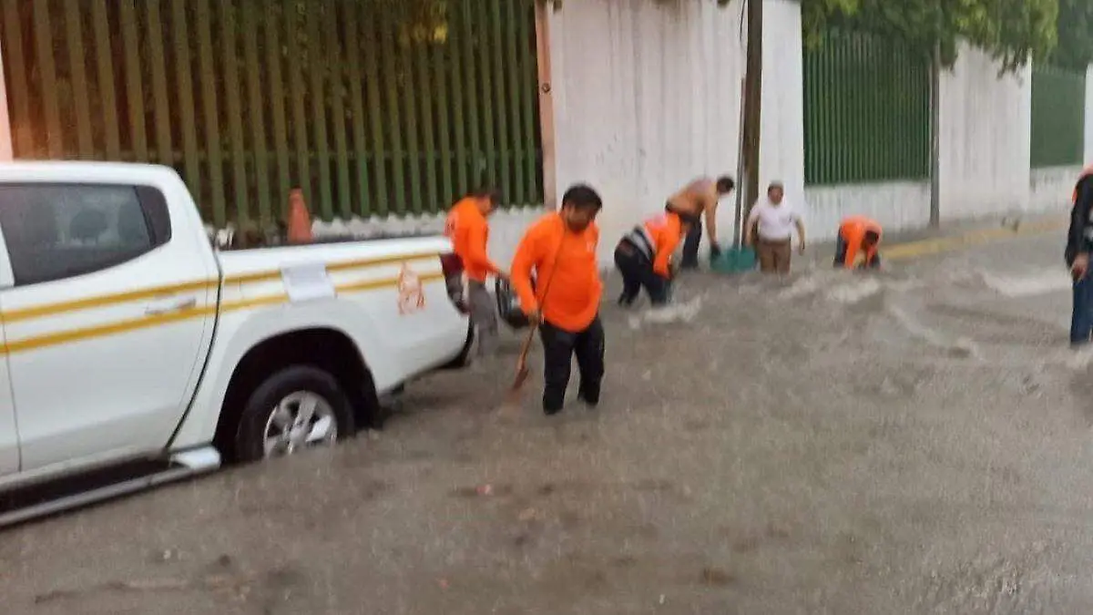 Onda Tropical 14 deja inundaciones y daños por lluvias en Campeche