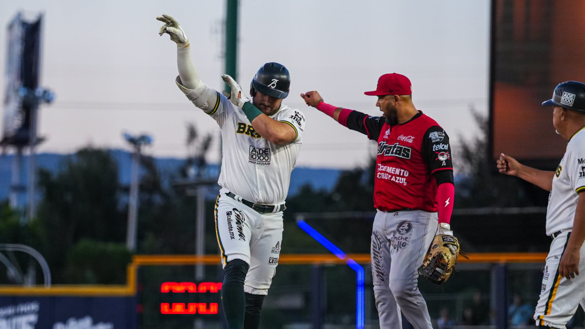 Piratas de Campeche vence 9-8 a Bravos de León y empata la serie